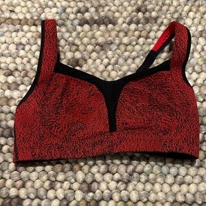 Lululemon Women's Red and Black Sports Bra vintage